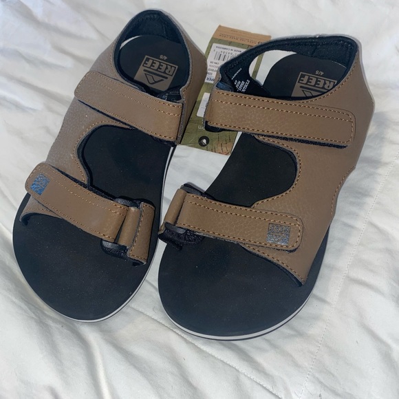 REEF Brown & Black Kid’s Velcro Sandals - Picture 6 of 8